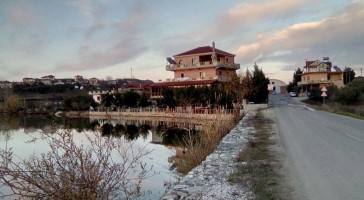 Restorant Genci Tafani outside