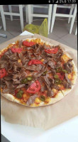 Dubai Pizzeria food