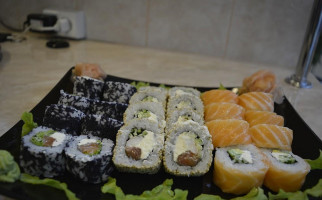 Gold Sushi Ungheni food