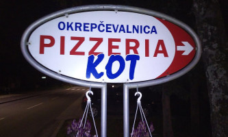 Pizzeria Kot outside