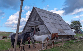 Катун Еко село Цамп outside