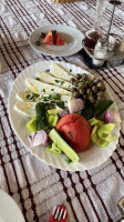 Crvena Glavica food