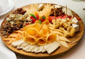 Esmeralda food