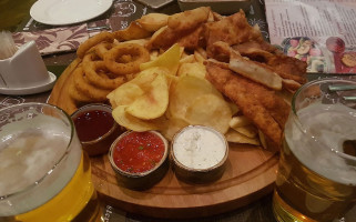 Dickens Pub food