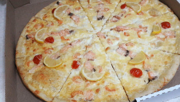 Aegpizza food