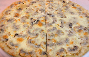 Aegpizza food