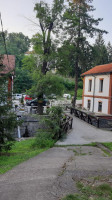 Serbian Crown outside