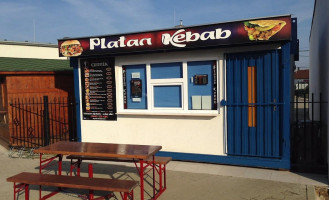 Platan Kebab outside