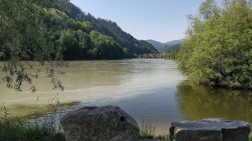 Mitnica Muta outside