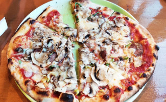 Pizzeria Pri Kameni food