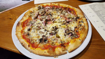 Pizzeria Pri Kameni food