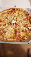 Marbull Pizza food