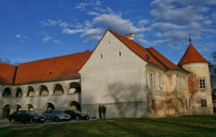 Restavracija V Grajskem Stolpu outside