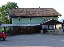 Sotenšek Doroteja S.p. Gostilna Zaloka outside