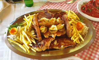 Lisinski Raj Restoran Sa Prenoćištem food