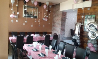 Restoran Đina inside