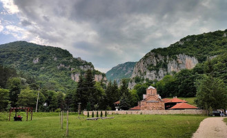 Restoran Poganovski Manastir outside