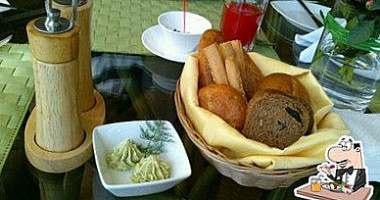 Jeraffe food