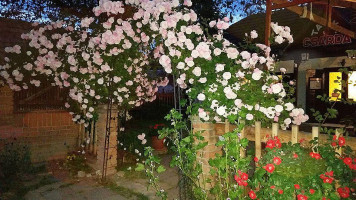 Tanya Csárda Außen