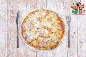 Pizzeria Mama Mia food